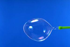 飛沫を防いで目元を守る防護メガネ